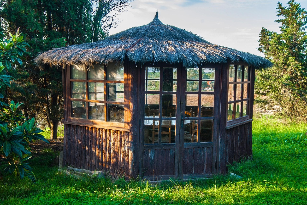 Fritstående pergola naturligt – din nye udendørs oase
